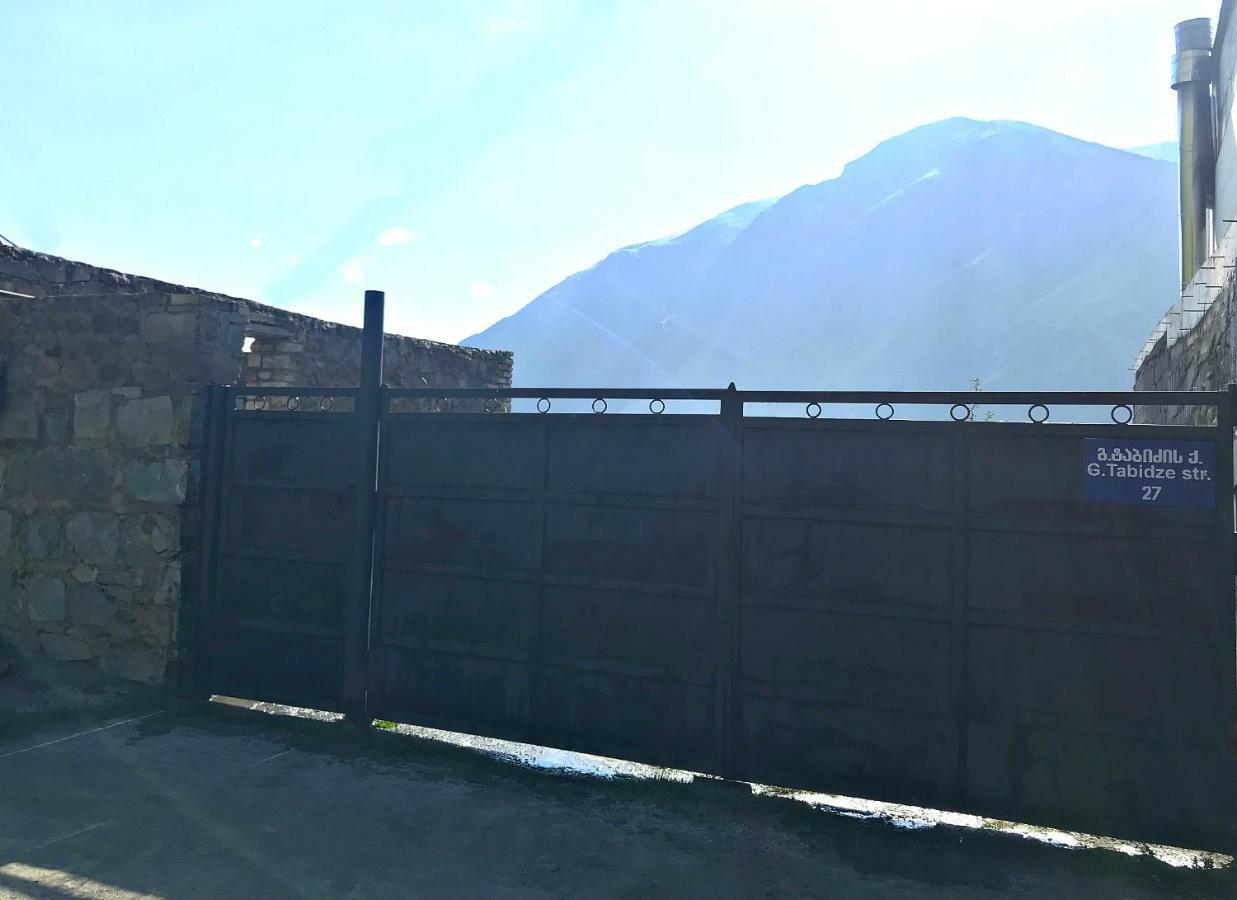Piligrim Kazbegi Hotel Exterior photo