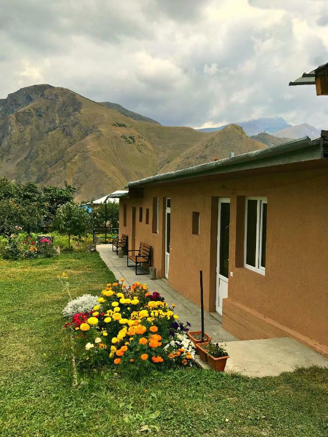 Piligrim Kazbegi Hotel Exterior photo